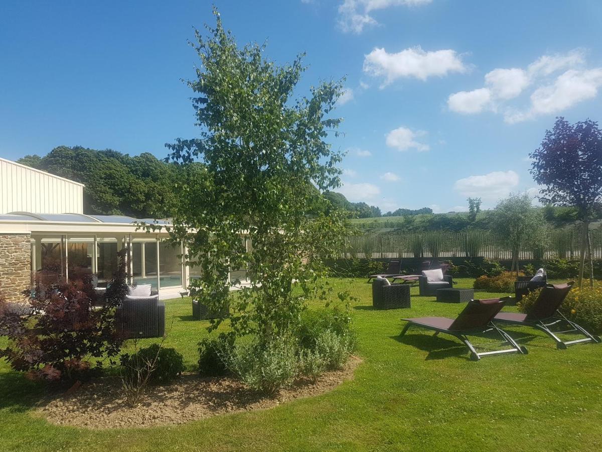 Les Gites Du Haut Pin Calorguen Exteriör bild