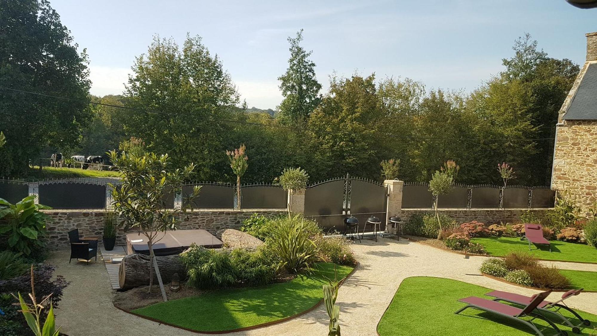 Les Gites Du Haut Pin Calorguen Exteriör bild